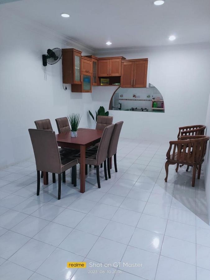 Naurah Homestay Сунгай Петани Екстериор снимка