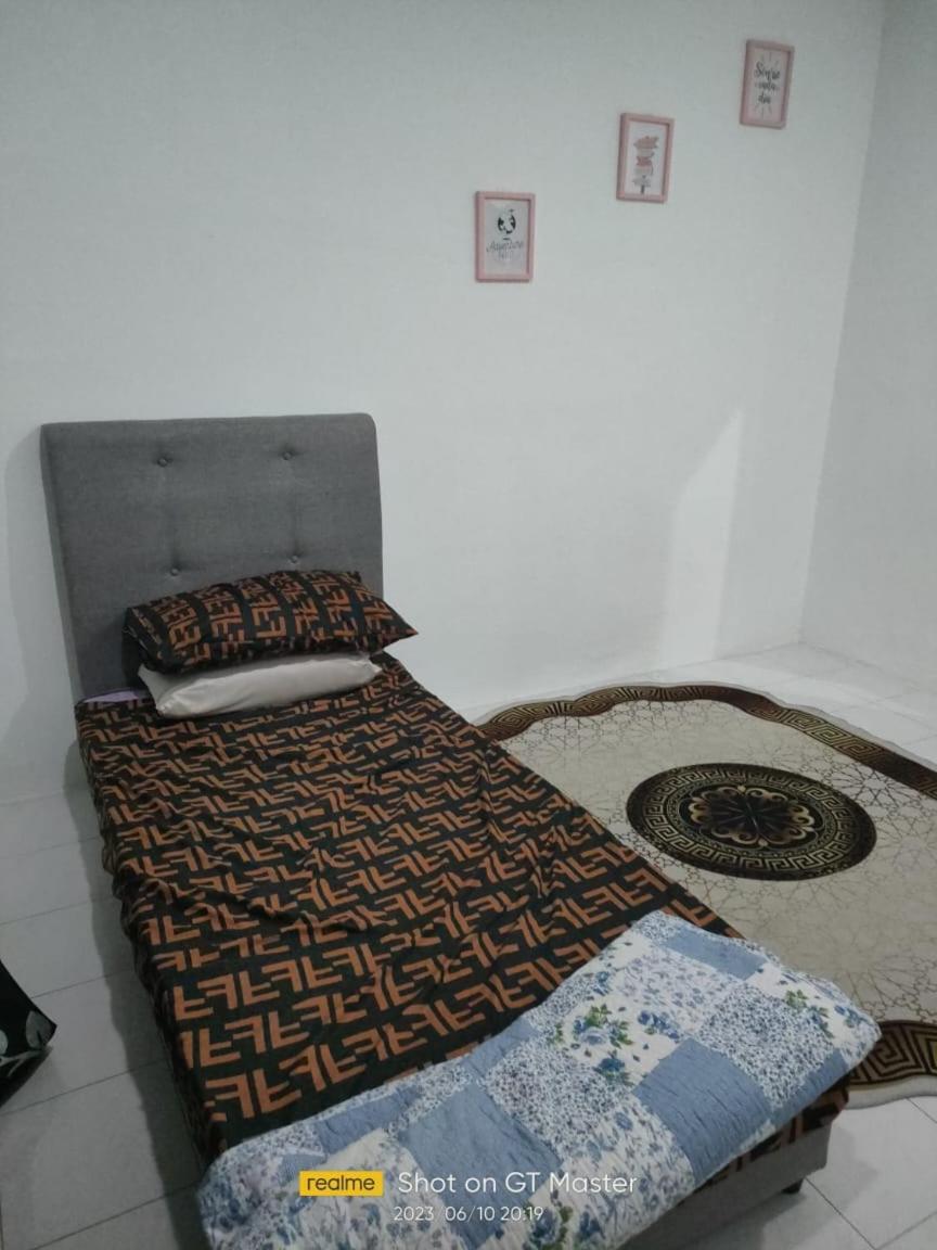 Naurah Homestay Сунгай Петани Екстериор снимка